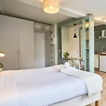 Train Station Apartment *