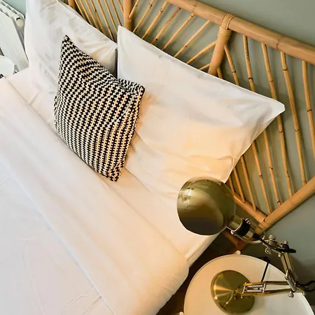 Train Station ליל